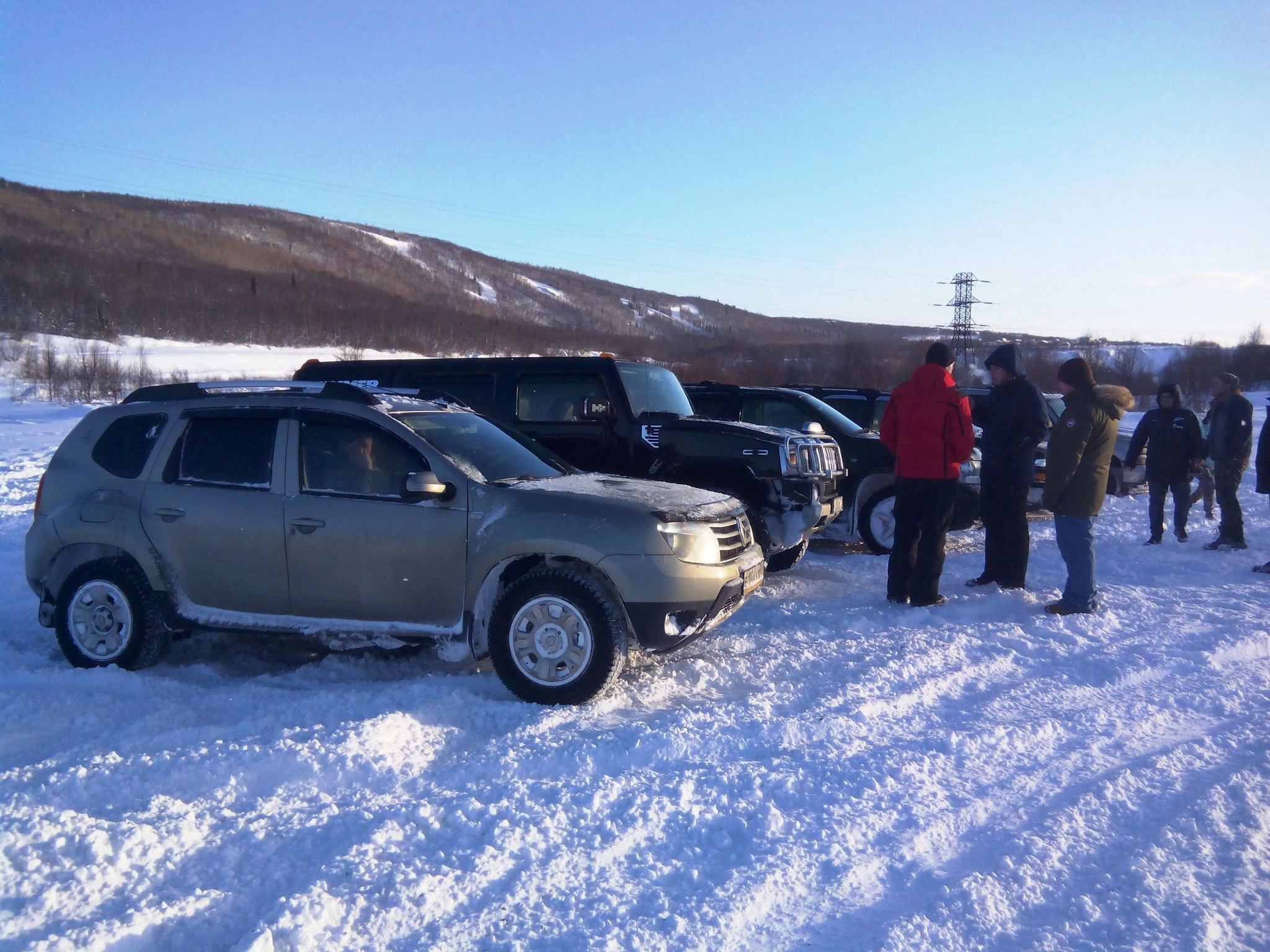 Duster vs Tahoe and Hummer. Дастер против монстров. Мурманск - Моё, Дастер, Хаммер, Мурманск, Снег, Мороз, Холод, Кольский полуостров, Видео, Длиннопост, Сhevrolet Tahoe, Renault Duster, Chevrolet Tahoe