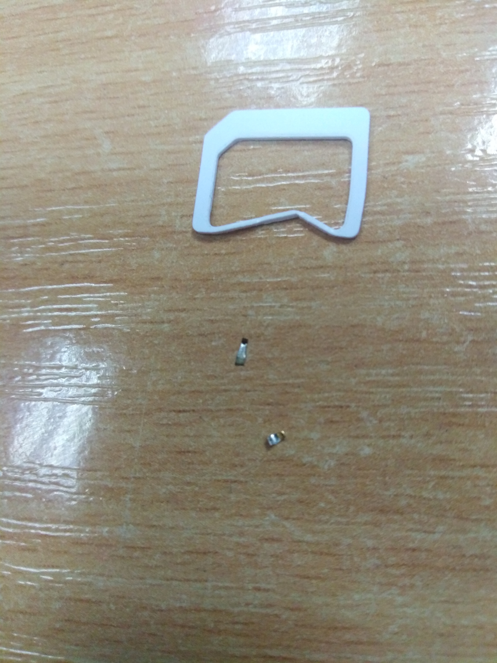 I tore off two contacts from the SIM card slot on the Nokia Lumiya 520. - Electronics, Ремонт телефона, Electronics repair, The strength of the Peekaboo, No rating, Longpost