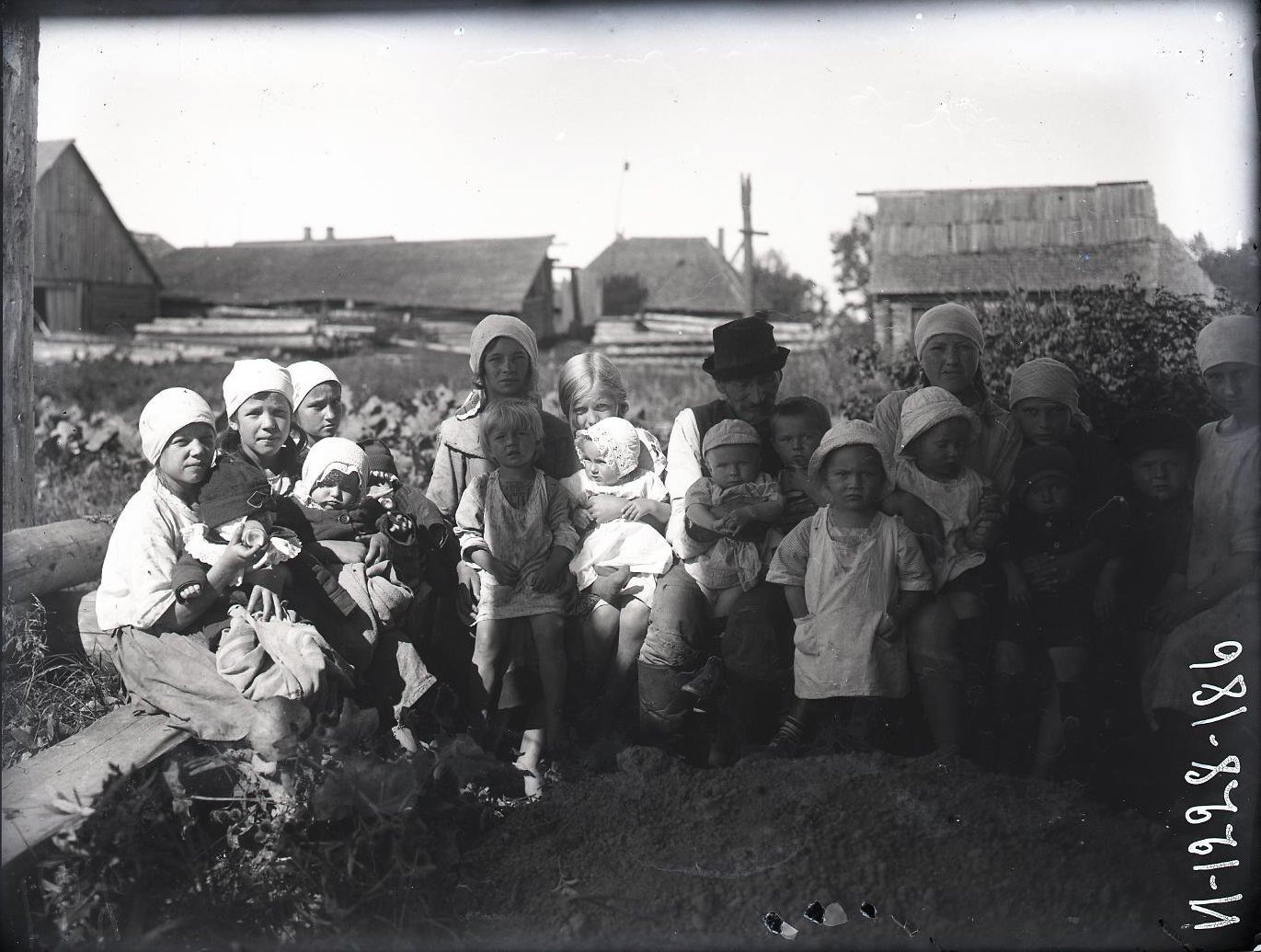 Традиционное русское село. 1925 г. - Россия, Деревня, Длиннопост, Старое фото