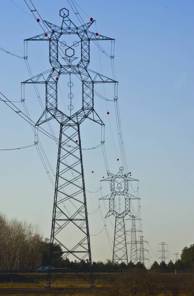 Supports in the form of circus clowns, Hungary - , Power lines, Hungary, Оригинально, Support