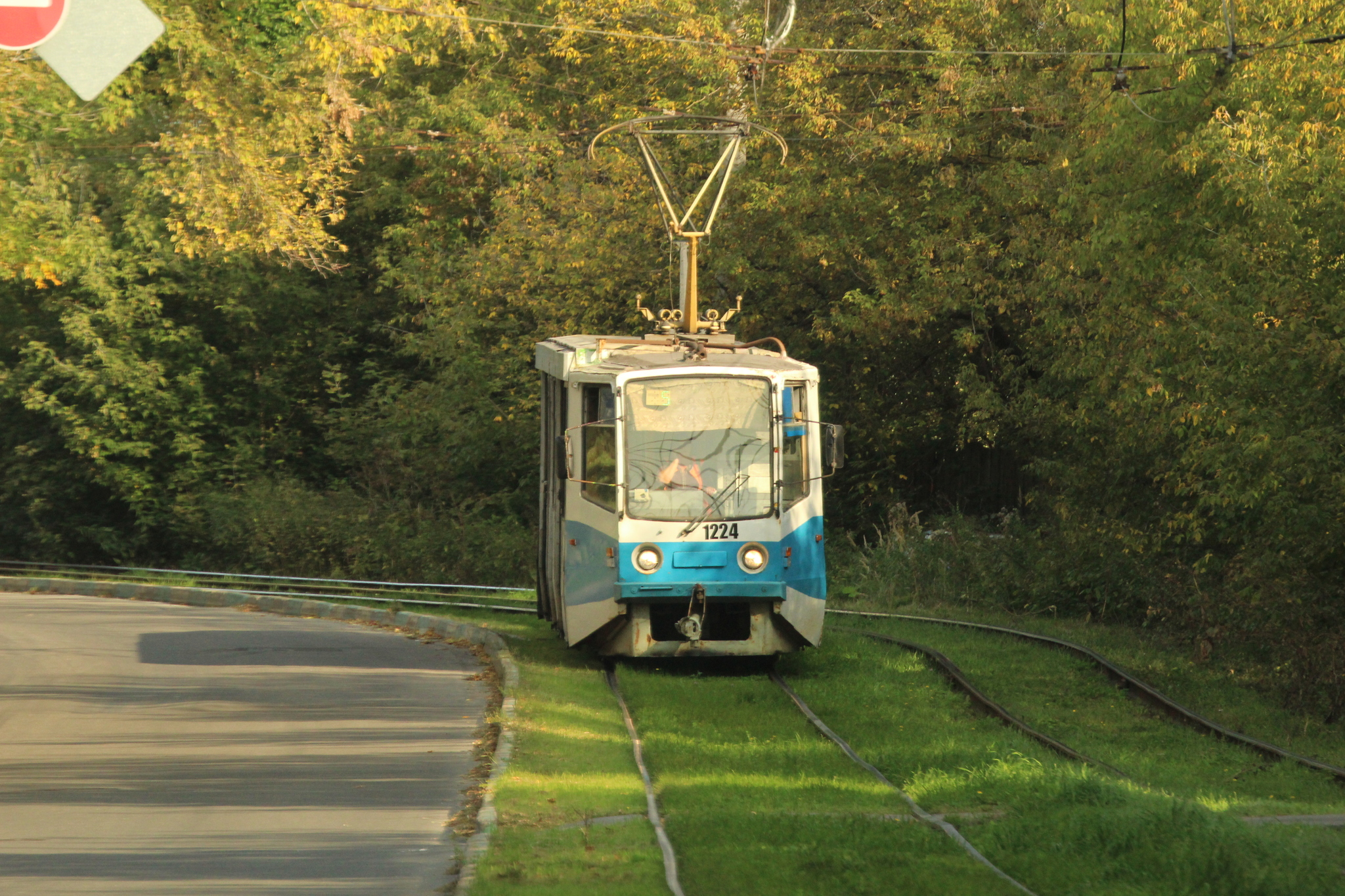 Tram red and tram blue - My, Beginning photographer, Tram, Canon 4000d, Longpost