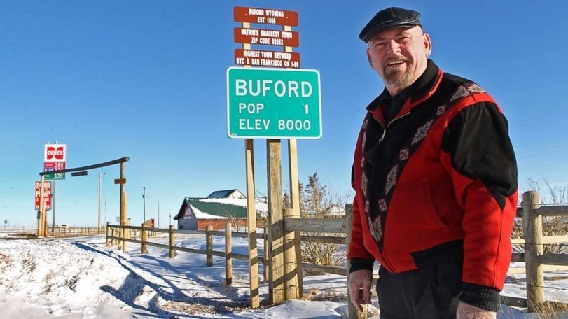 There is only one person living in Buford. The only resident, Don Sammons, was both a janitor, a tanker, and a salesman. - USA, Town, Population, Wikipedia, The photo