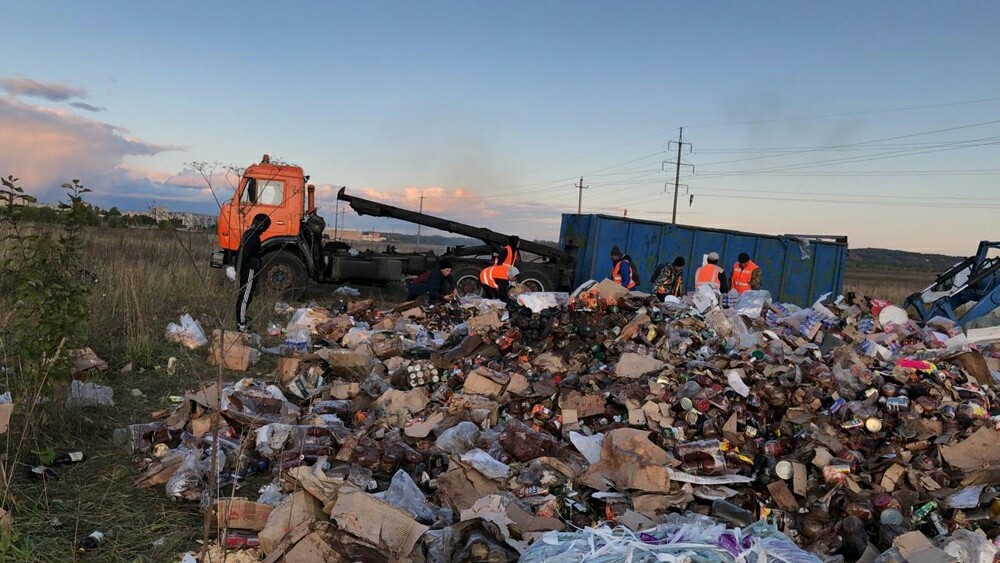 The shop is closed - Saint Petersburg, Red Village, Transport collapse, Garbage, Dump, Alcohol, Longpost