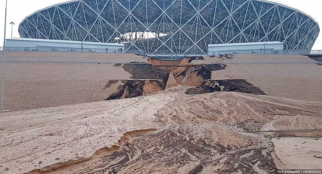 Волгоградские летописи - Моё, Строительство, Чемпионат, Стадион, Волгоград арена, Мат, Юмор, Длиннопост