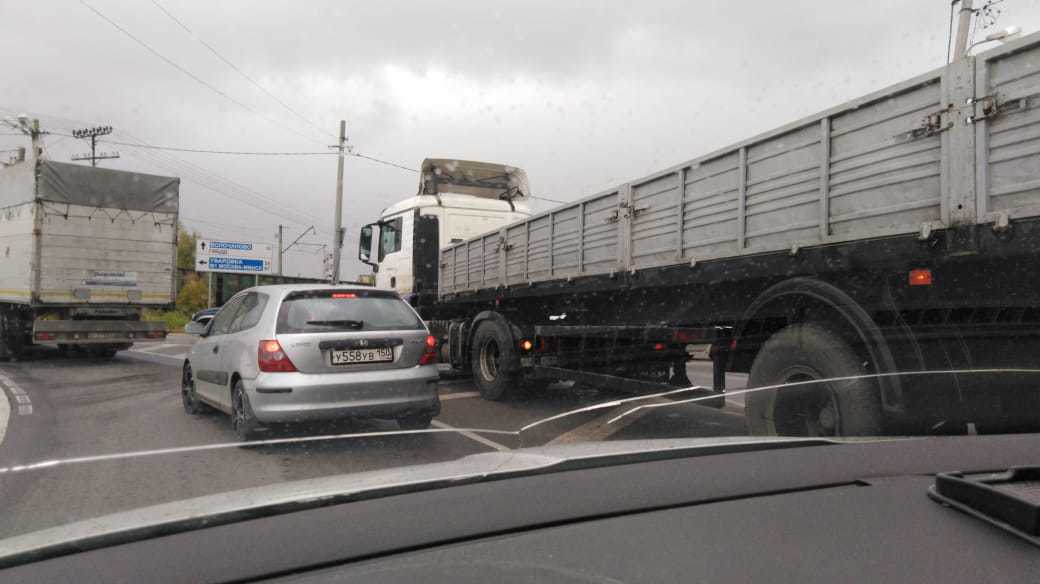 Passing the railroad... - My, Railroad crossing, Traffic rules, Impudence