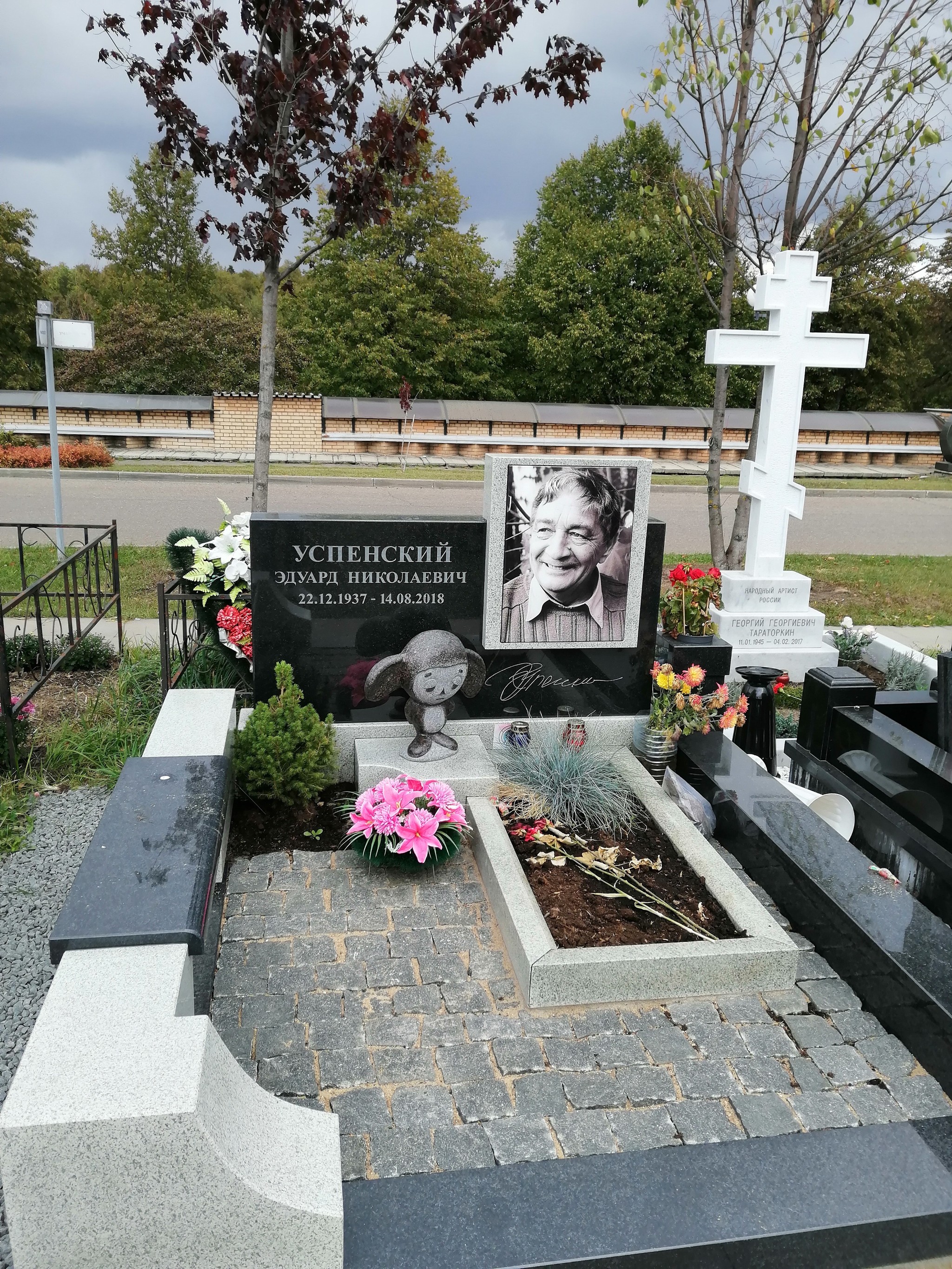 могилы известных людей в москве