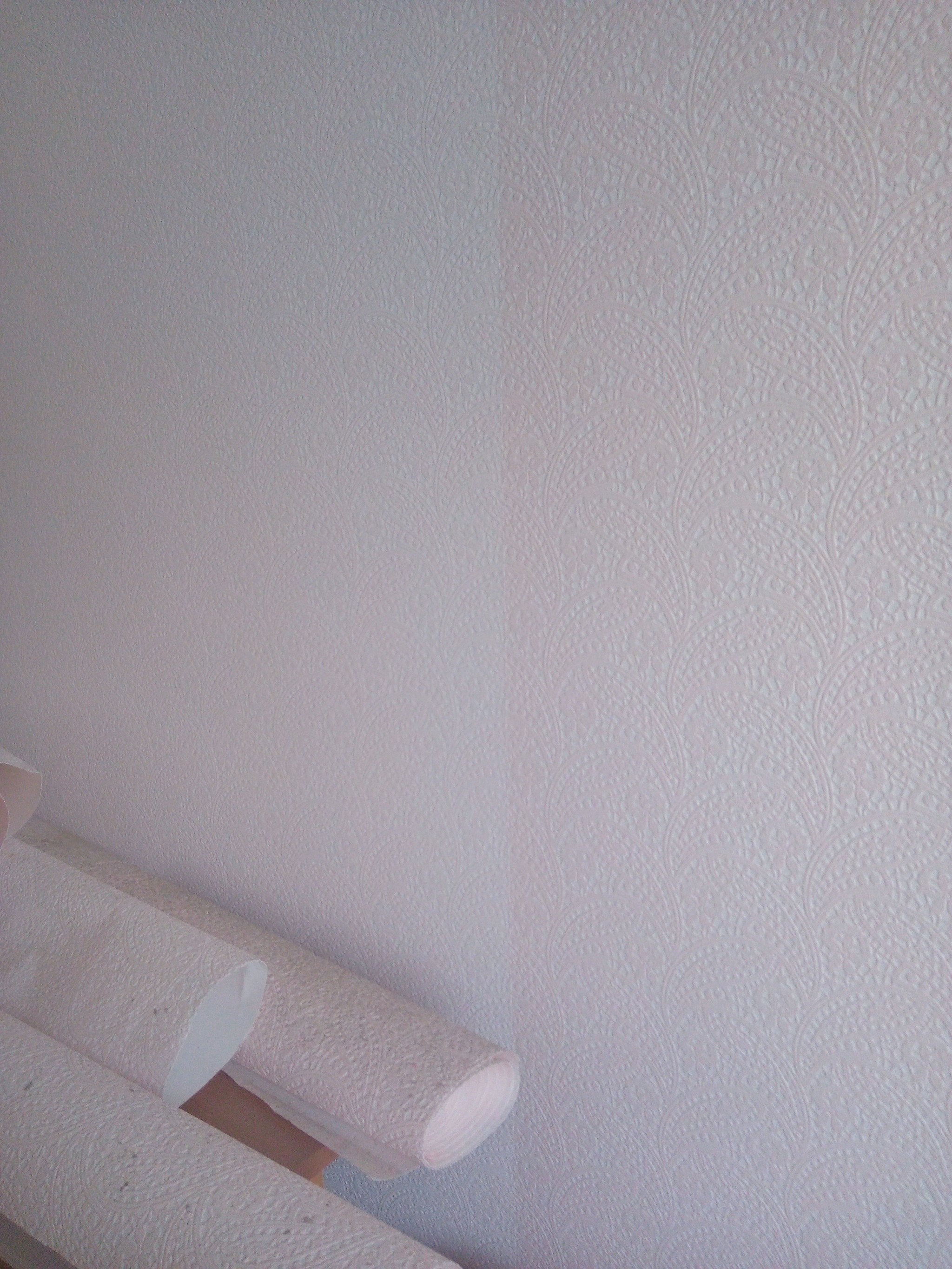 Wallpaper in different shades - My, Repair, Wallpaper, Carelessness, Longpost