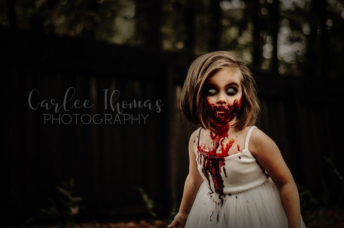 Mom arranged a zombie photo shoot with her daughters for Halloween and received death threats - PHOTOSESSION, Zombie, Reaction, Longpost, Mum, Children, Negative