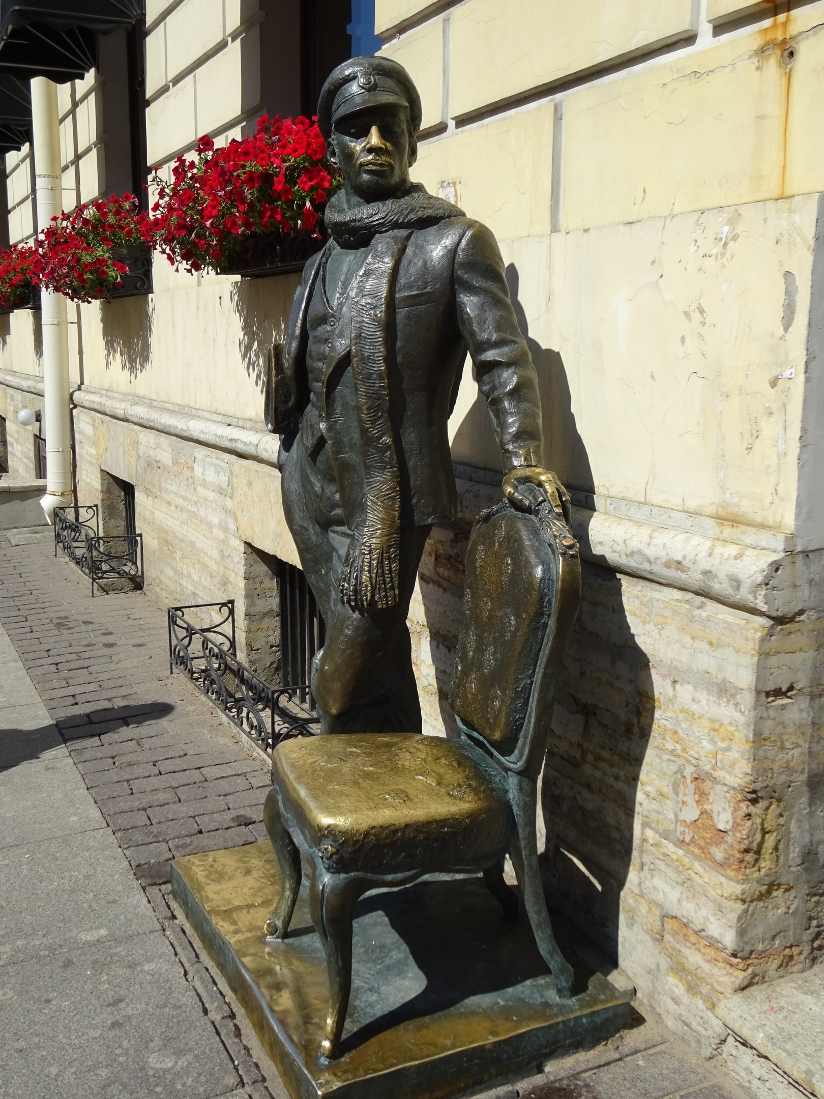 памятник бендеру в санкт петербурге