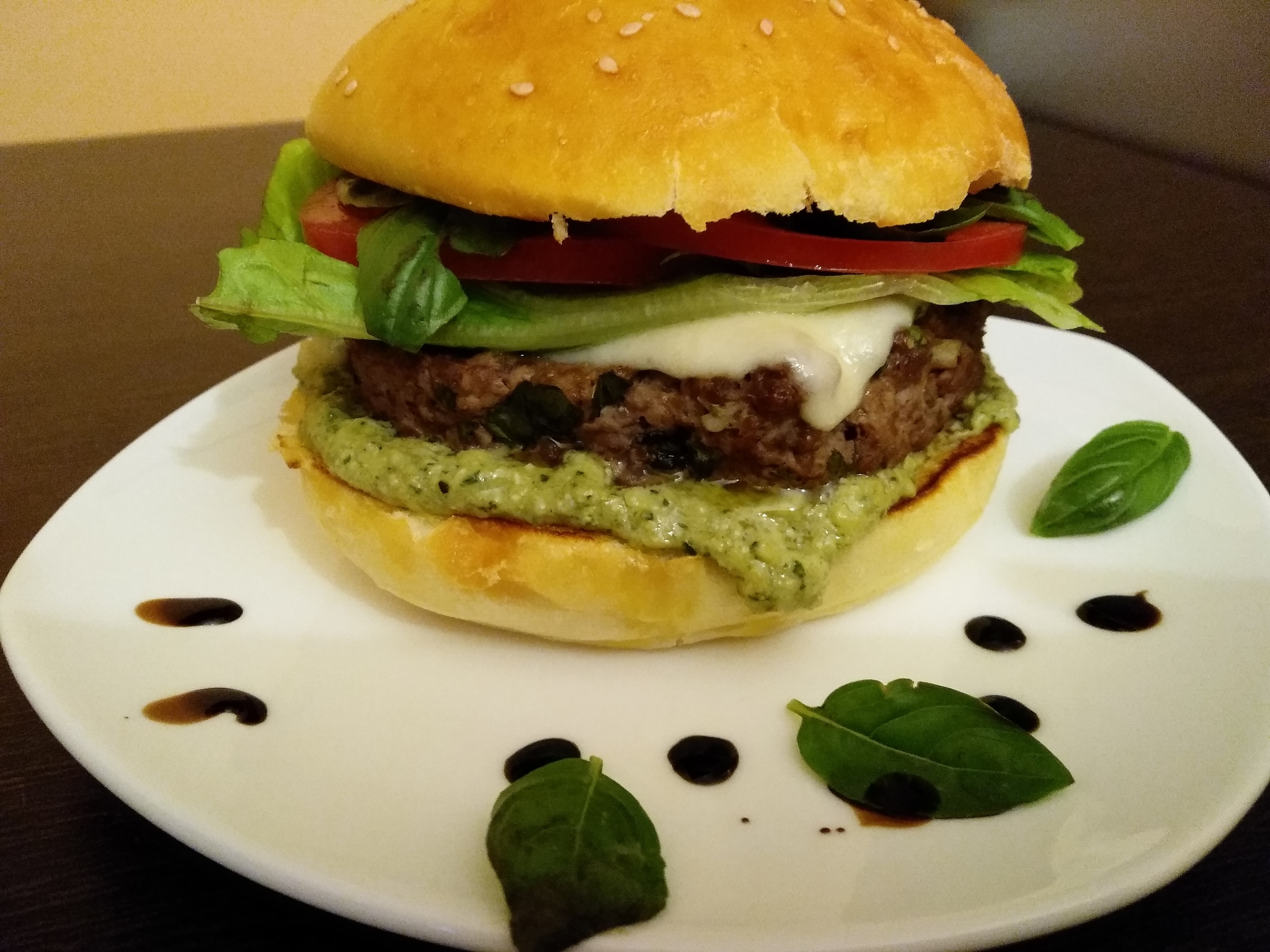 Burgers Caprese - My, Yummy, Burger, Pesto sauce, Beef, Tomatoes, Longpost, Recipe, Cooking