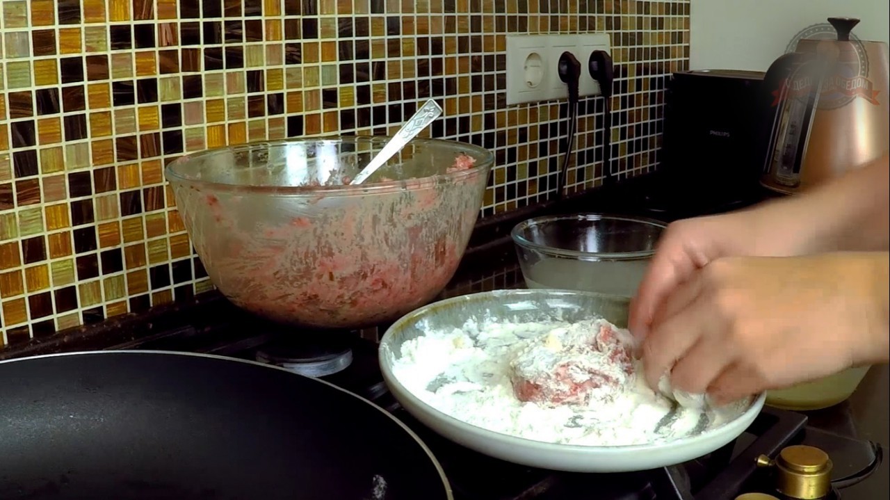 Ground beef and buckwheat cutlets - My, Food, Cutlets, Cooking, Recipe, With grandfather at lunch, Video, Longpost, Video recipe