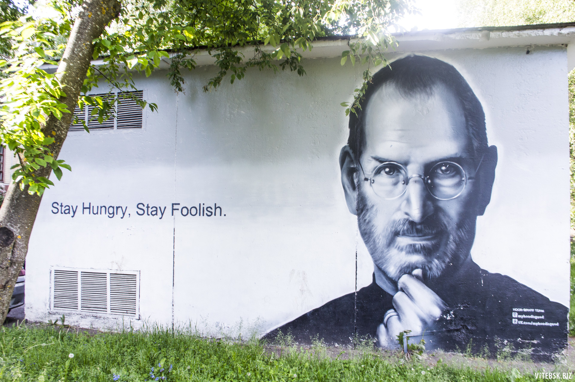 Stay hungry stay foolish перевод. Стив Джобс stay hungry stay Foolish. Stay hungry stay Foolish обои. Стивен Джобс обои stay hungry. Stay Foolish. Stay hungry stay Foolish обои для айфона.