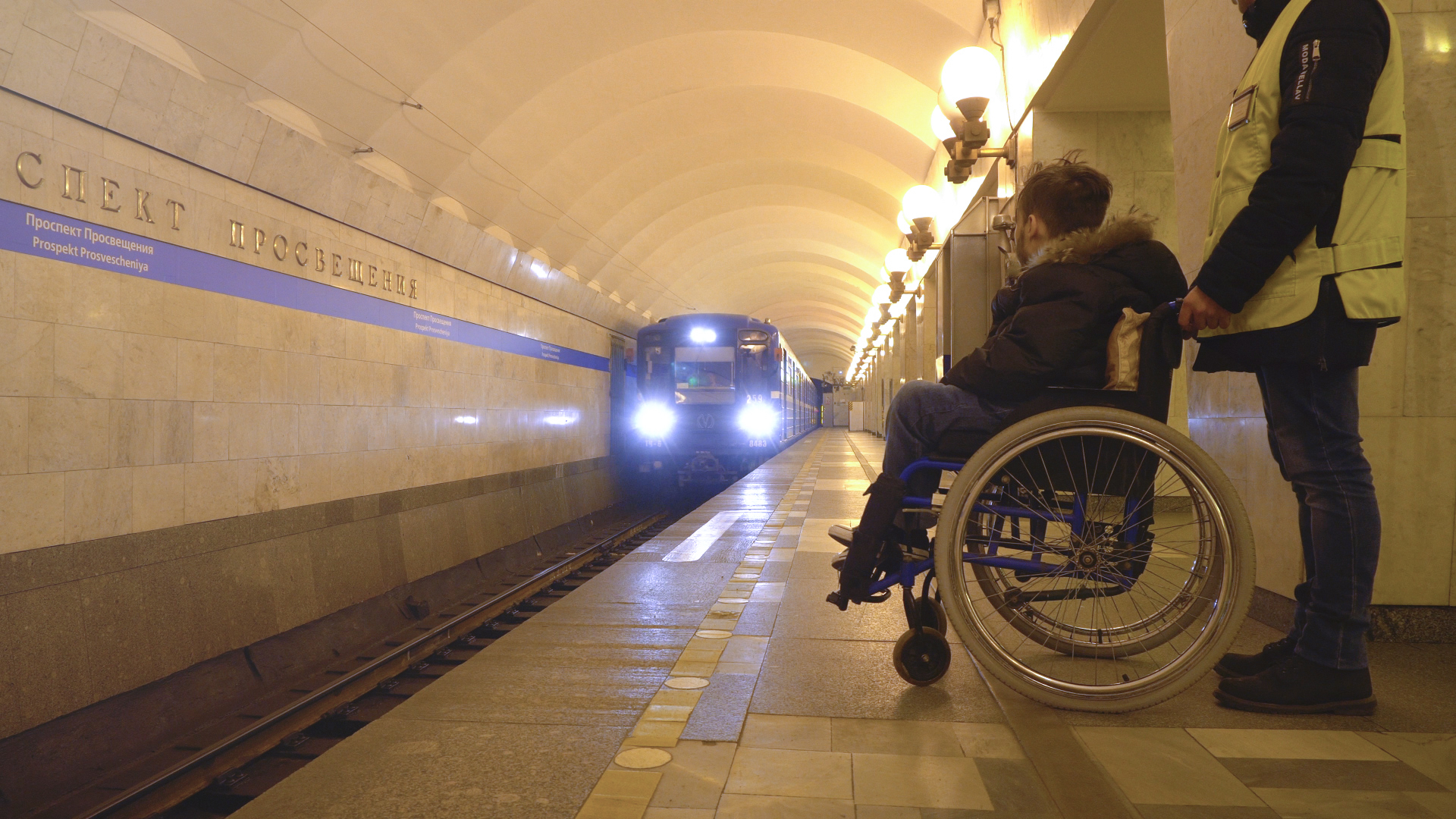 In St. Petersburg they cannot repair a lift for the disabled due to sanctions - Saint Petersburg, Parnassus, Metro, Social sphere, Longpost