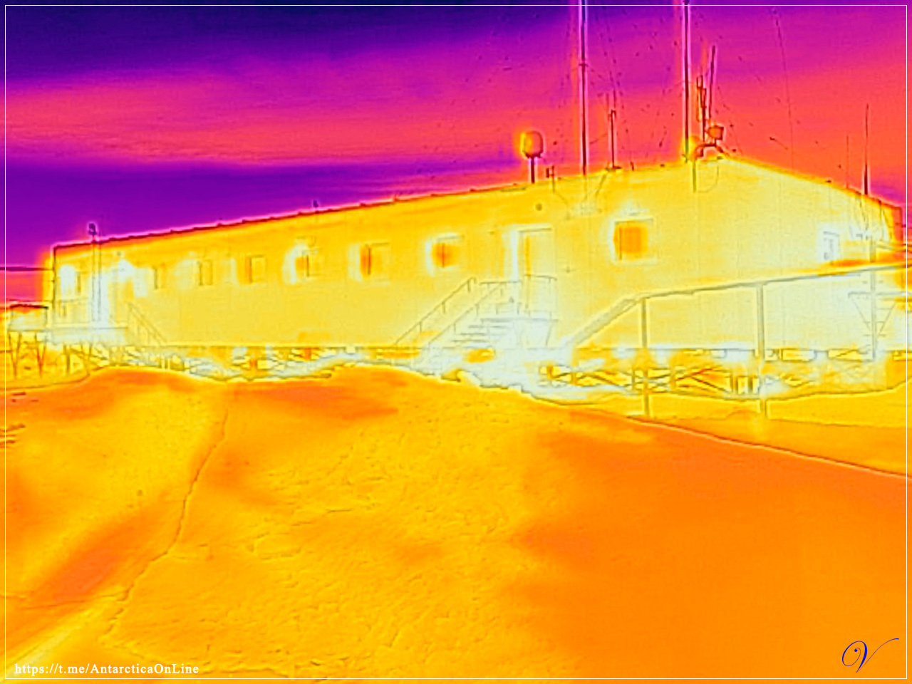 We walk around the station in Antarctica with a thermal imager. - My, Antarctica, Antarctica On-Line, Novolazarevskaya Station, Thermal imager, Longpost