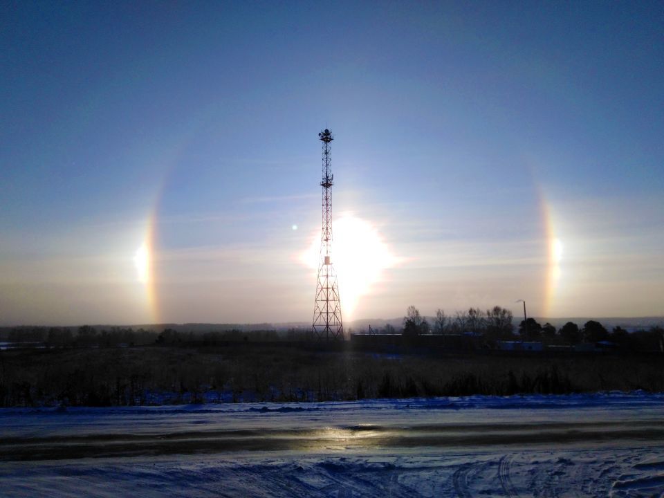 Halo, I think that's what it's called. - My, freezing, The sun, Halo, The photo, Ural, Yekaterinburg, Longpost