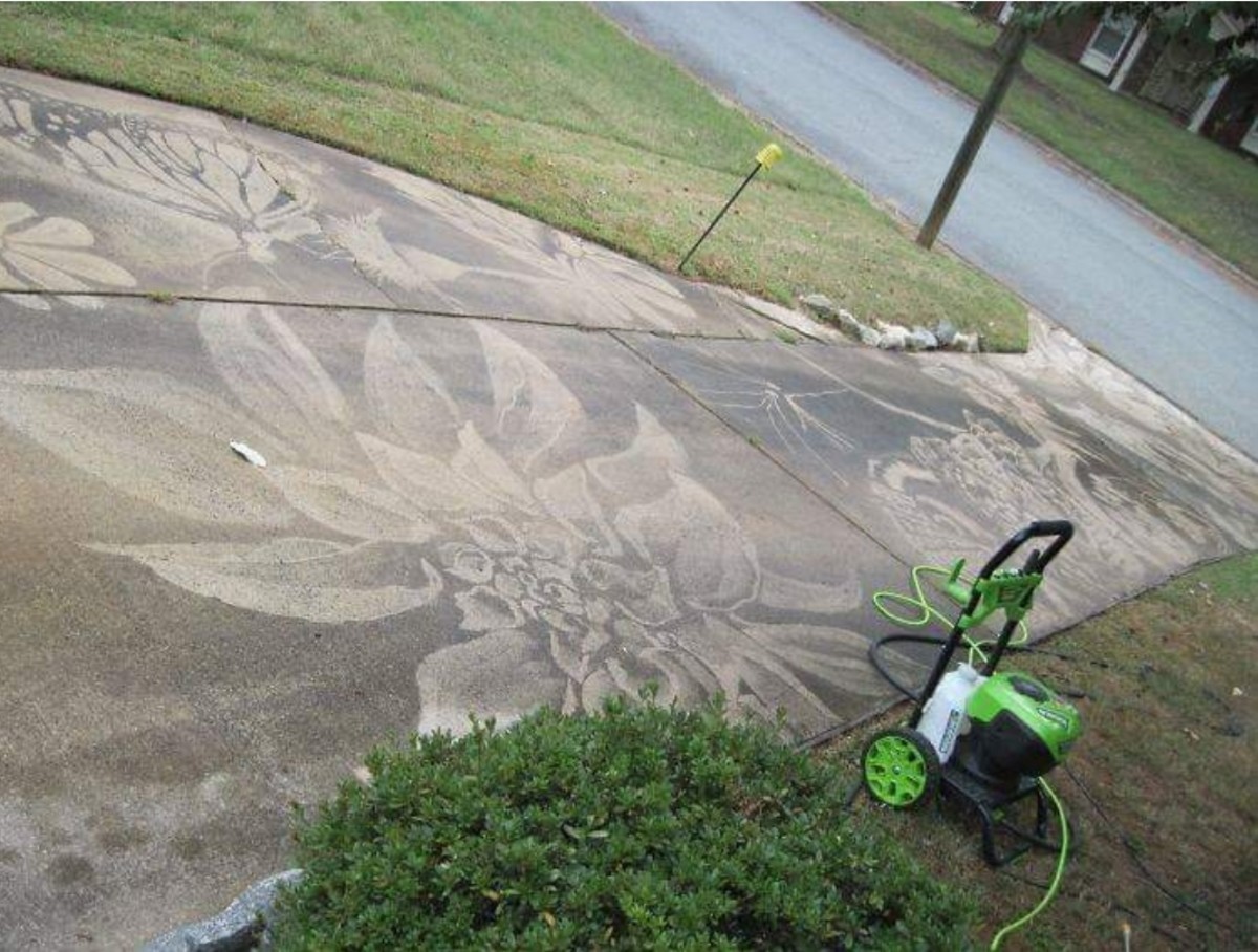 A woman uses a pressure washer she got for her birthday to unleash her creativity. - High pressure washer, The photo, Longpost, Drawing, Unusual