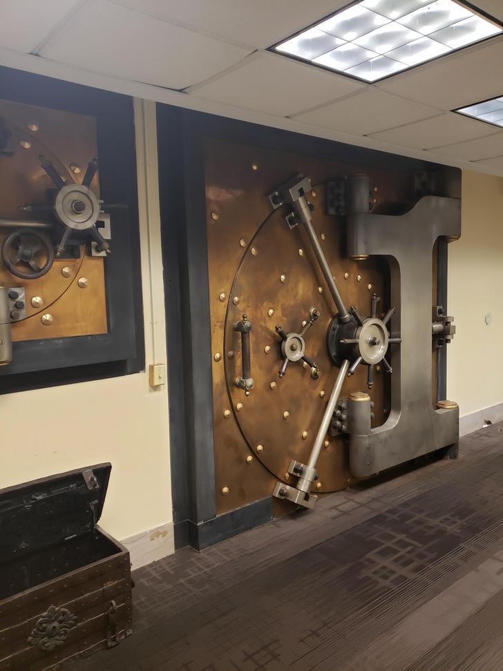 Early 20th century bank vault door - Bank, Storage, Door, Longpost, The photo