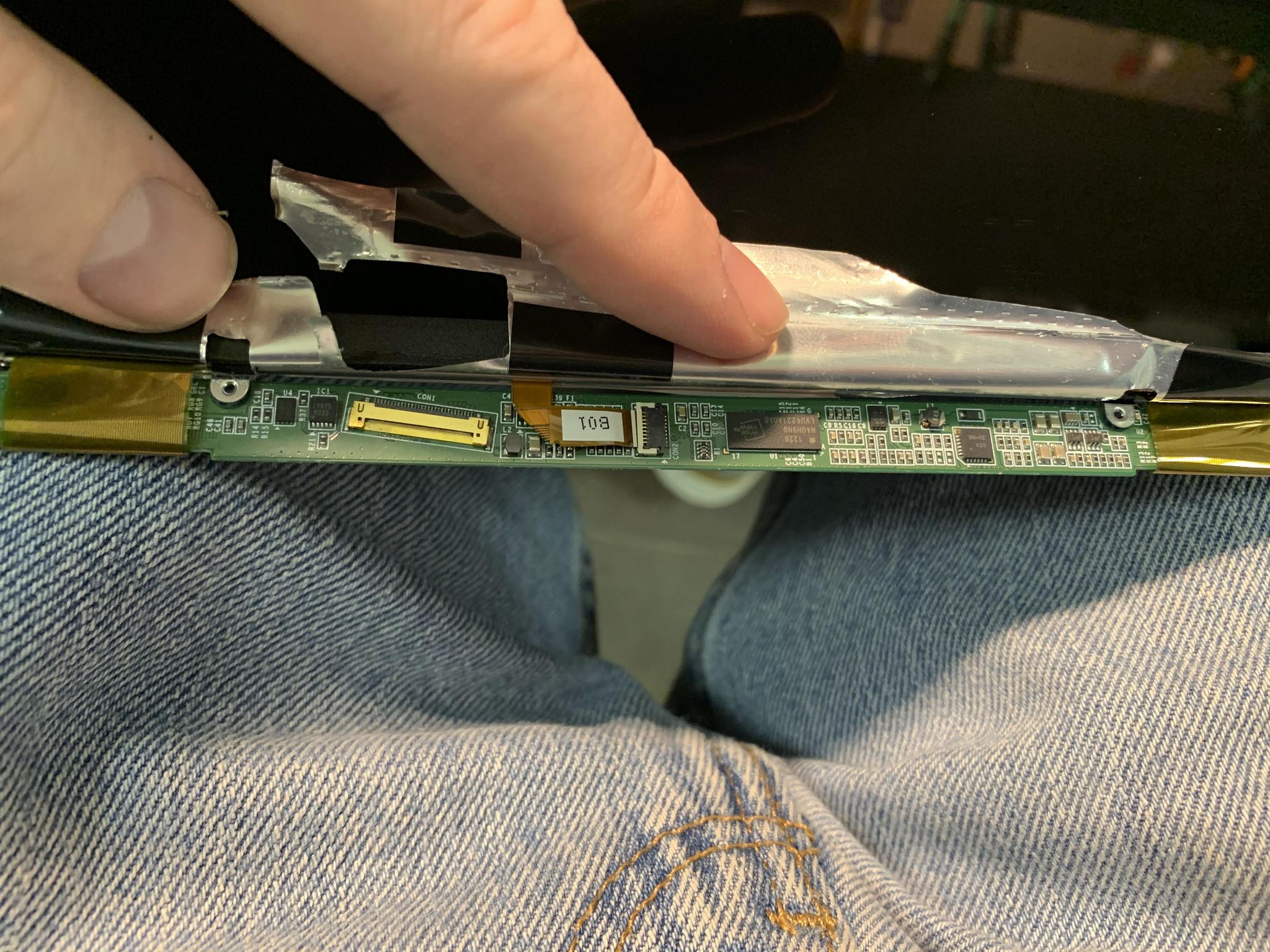 сломалась защелка шлейфа на ноутбуке