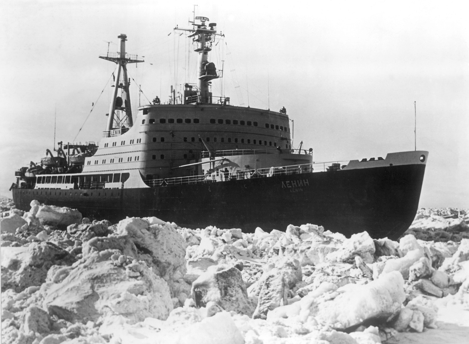 December 5, 1957 62 years ago, the nuclear-powered icebreaker Lenin was launched in Leningrad. - the USSR, Transport, Icebreaker Lenin, Longpost