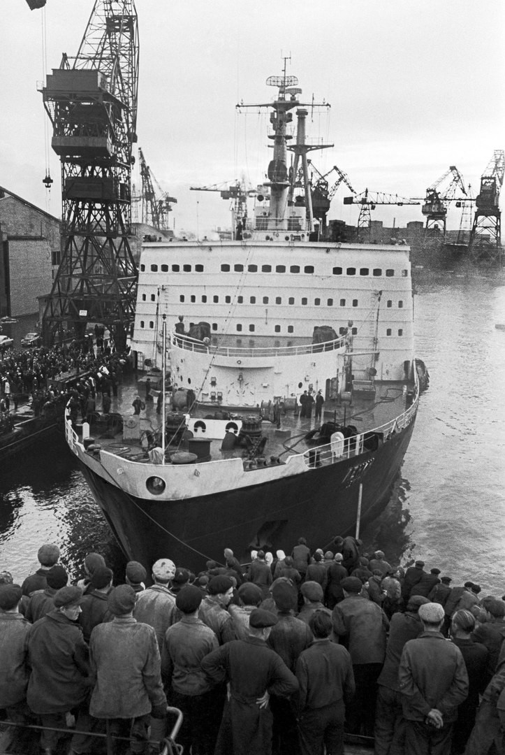 December 5, 1957 62 years ago, the nuclear-powered icebreaker Lenin was launched in Leningrad. - the USSR, Transport, Icebreaker Lenin, Longpost