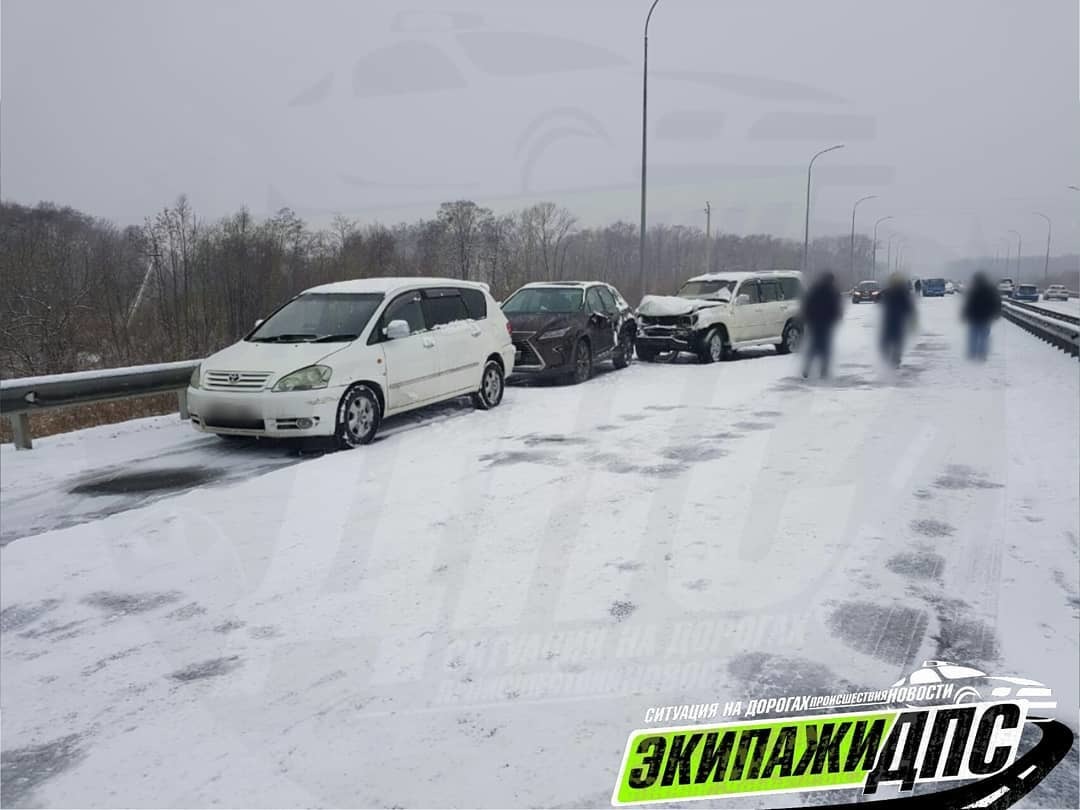 At least 80 cars were involved in an accident near Vladivostok - Vladivostok, Snow, Ice, Video, Longpost, Auto, Crash, Road accident