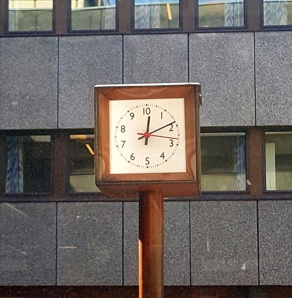 Can you tell me the time? - Error, Clock, Strange humor, Images