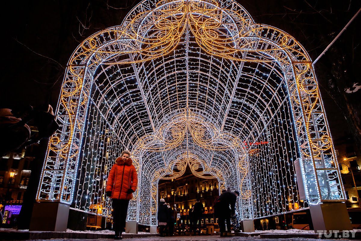 Shine Christmas tree! - Minsk, New Year, Illuminations, Light, From the network, Longpost