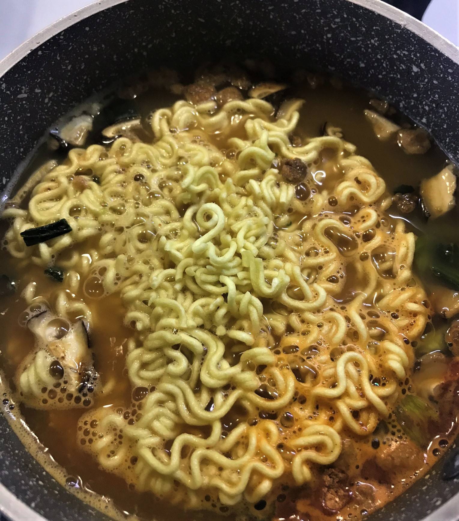 Red Doshik at maximum speed - Nongshim Shin Ramyun BLACK - My, Ramen, Doshirakology, Noodles, Overview, Longpost