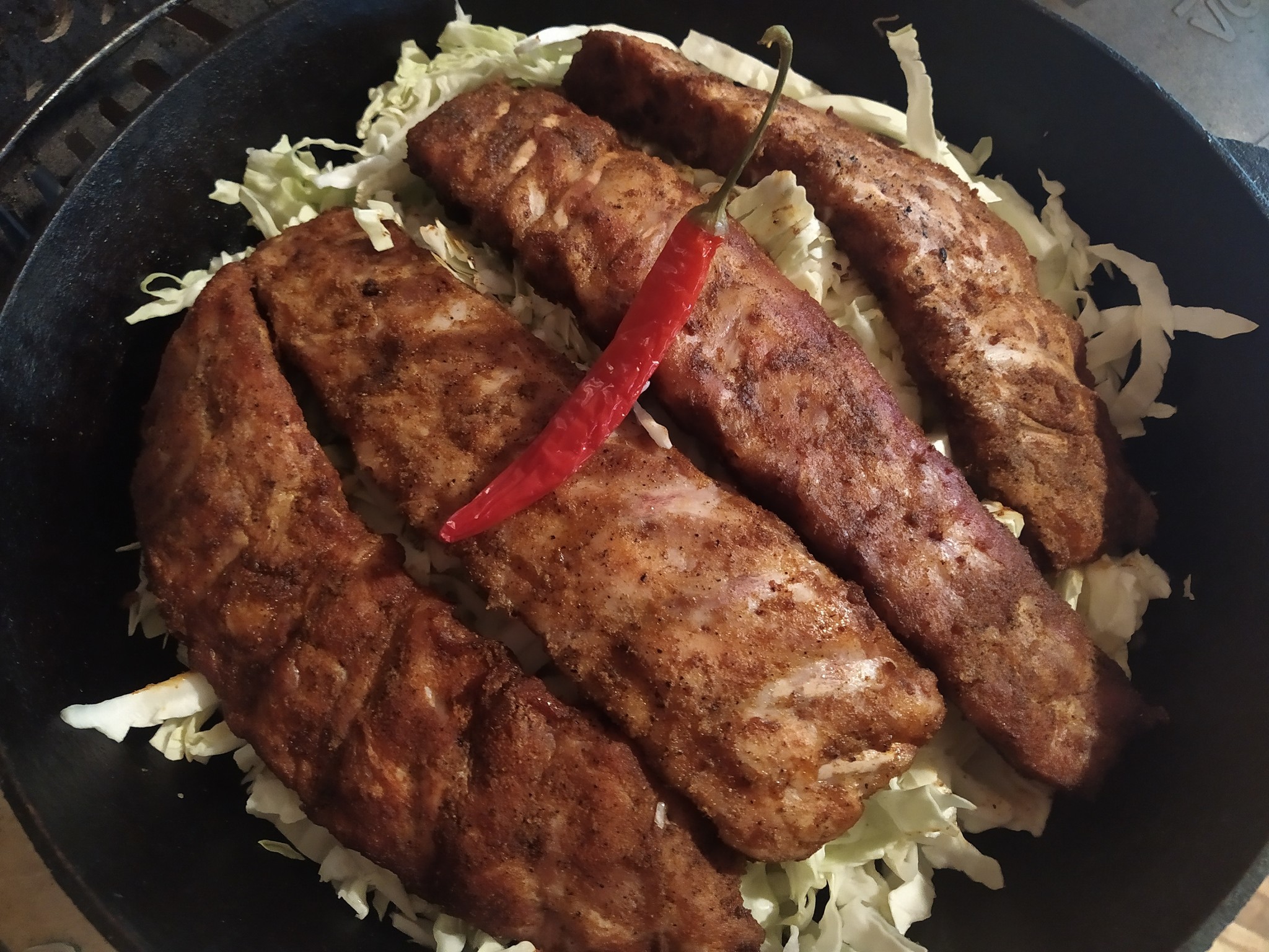 Stewed cabbage with freshly smoked ribs - My, Food, B-B-Q, Braised cabbage, Ribs, Pork ribs, Longpost, Smoking, Recipe, Cooking