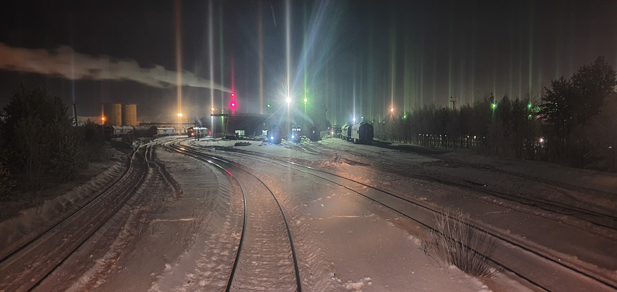 New Year is hovering over the depot - My, Russian Railways, North, Night, Railway