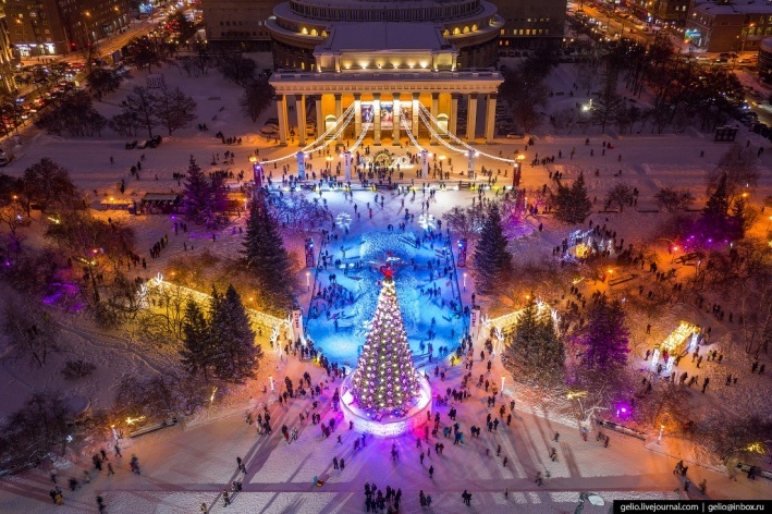 Ice town in Novosibirsk of original shape - Novosibirsk, Ice Town, Christmas tree