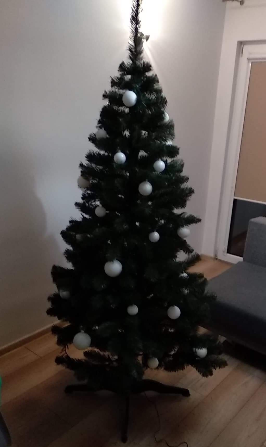 The way we decorated the Christmas tree)) - My, Christmas tree, New Year, Video, Longpost