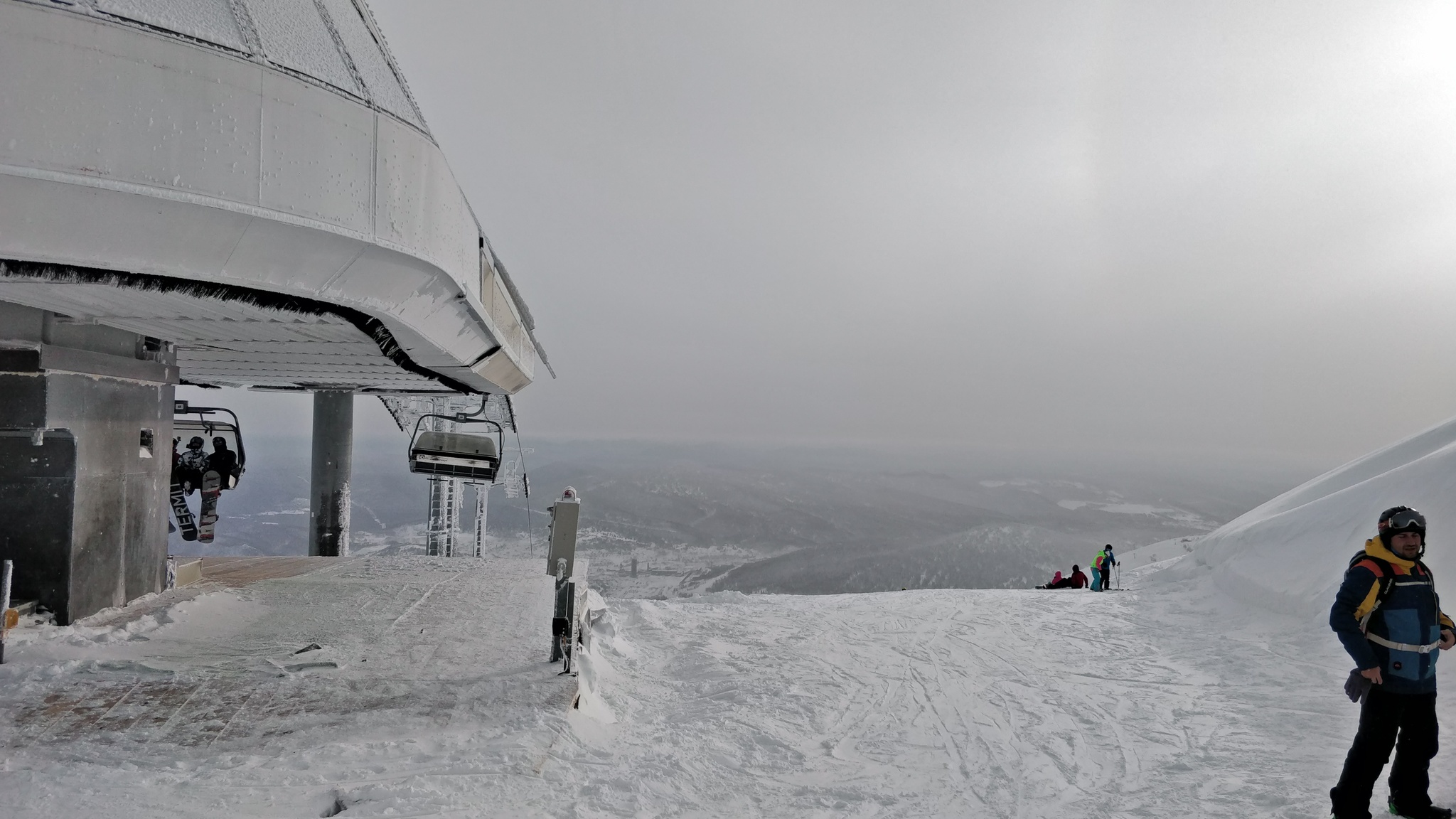 Greetings from Sheregesh - My, Sheregesh, Winter, The mountains, The descent, Skiing downhill, Snowboard, The photo, Photo on sneaker, Video, Longpost