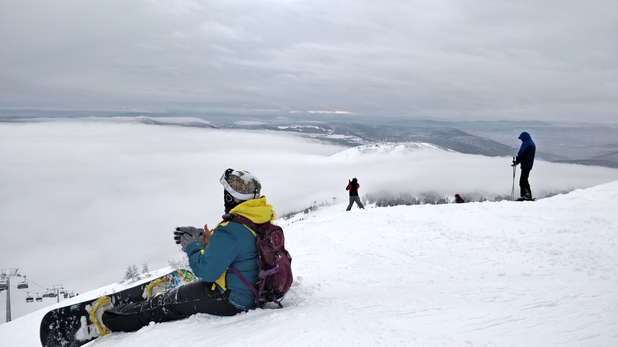 Greetings from Sheregesh - My, Sheregesh, Winter, The mountains, The descent, Skiing downhill, Snowboard, The photo, Photo on sneaker, Video, Longpost