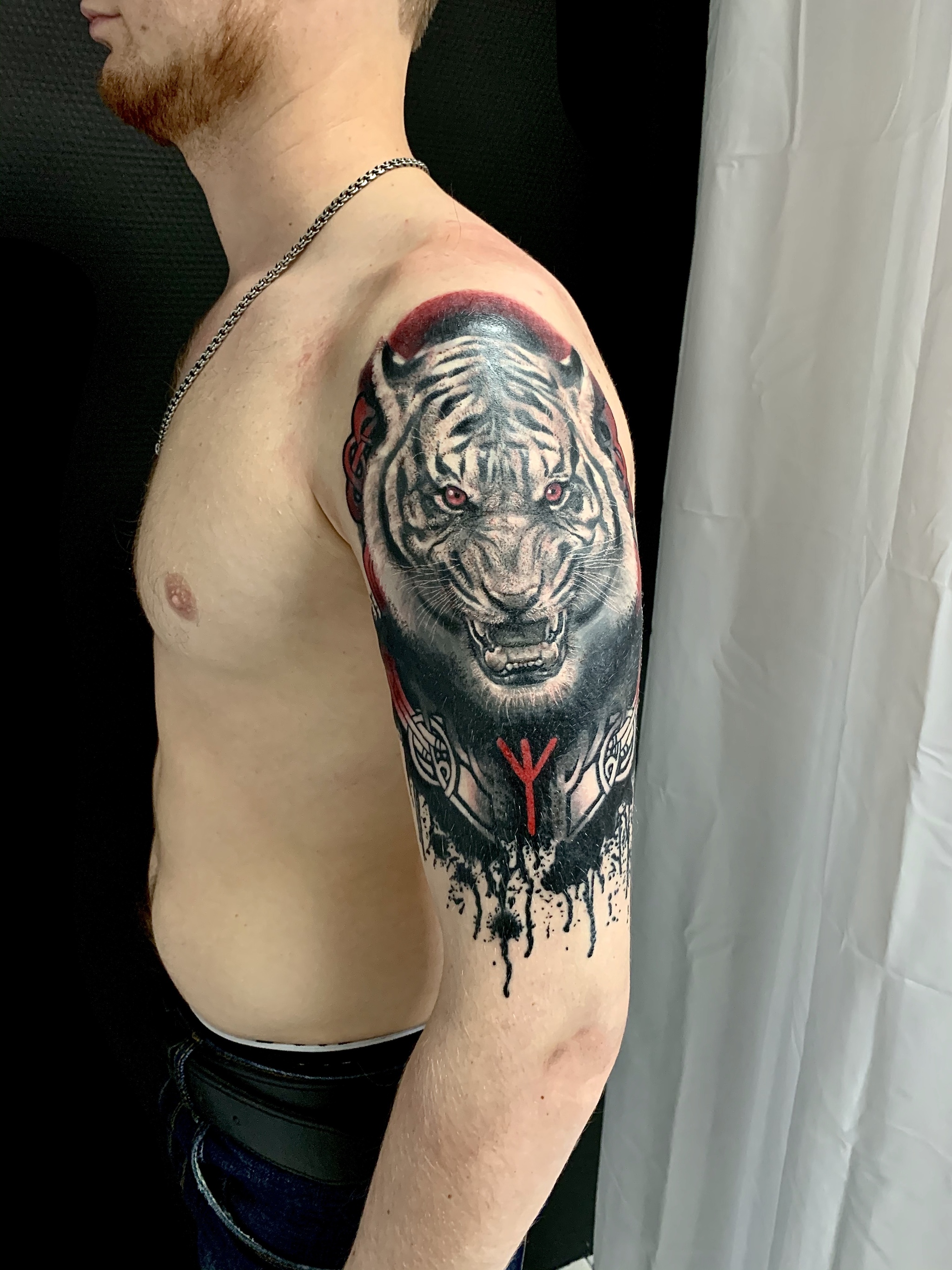 Tattoos - My, Tattoo, Girl with tattoo, Sketch, Drawing, Tiger, Owl, Axe, Bodypainting, Video, Longpost