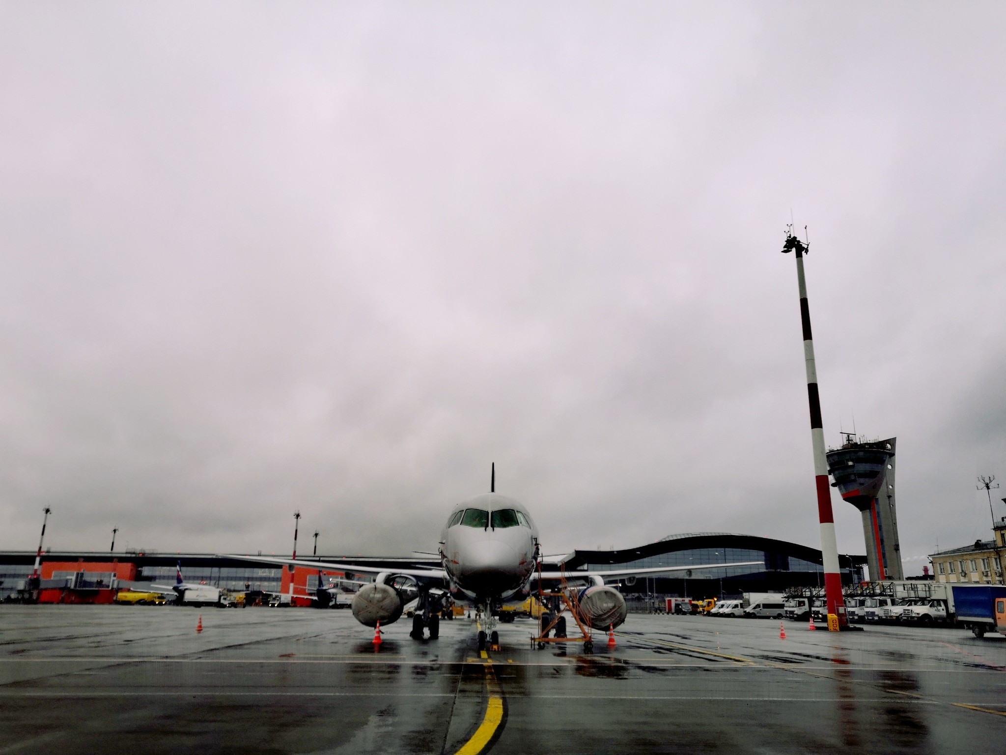 Airport (photos) - My, The airport, Airplane, Platform, Aviation, Mobile photography, The photo, Airbus A320, Boeing 777, Longpost