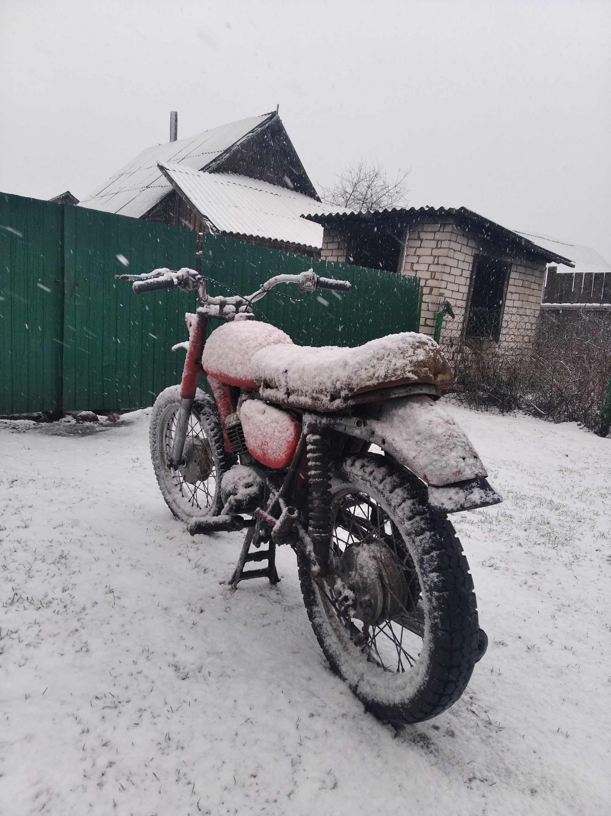 Late snow) - My, Moto, Snow, Winter, Minsk