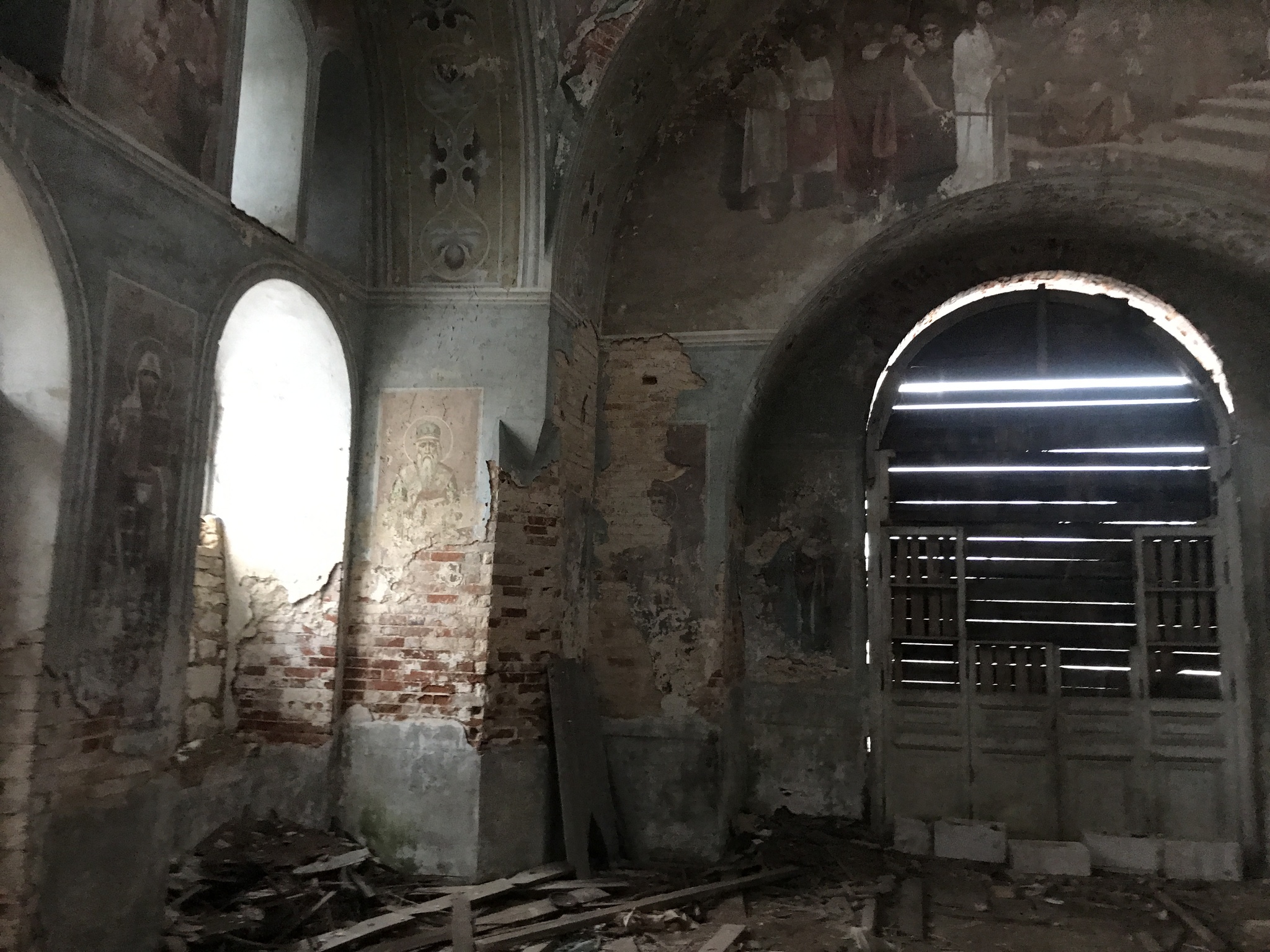 Frescoes in an abandoned church - My, Travels, Abandoned, Tourism, Temple, Church, Story, Video, Longpost