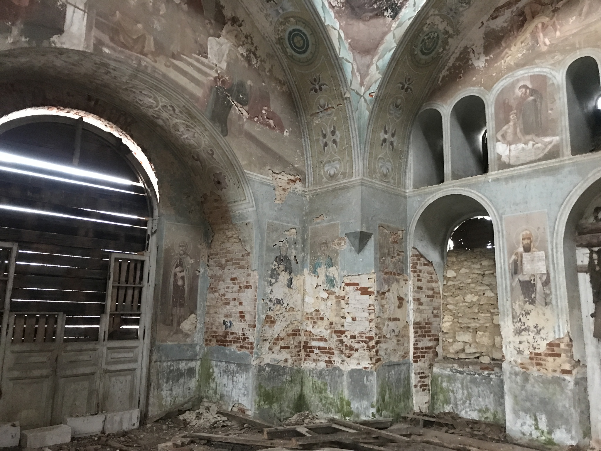 Frescoes in an abandoned church - My, Travels, Abandoned, Tourism, Temple, Church, Story, Video, Longpost