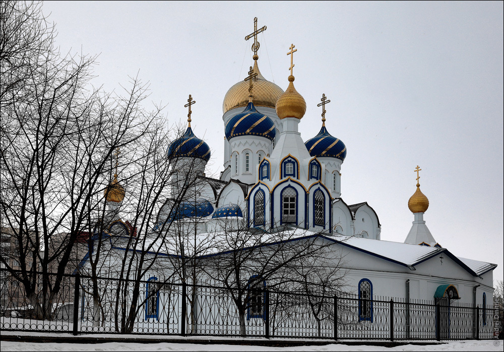 Молодечно замок. Собор в десятом микрорайоне. Белоруссия Молодечно могила №18. Что посмотреть в Молодечно за 1 день.