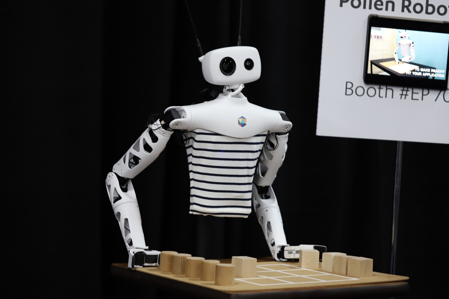 Pollen Robotics introduced the Reachy robot - Video, Robot, Robotics