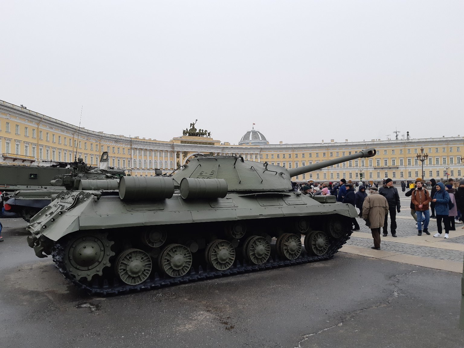 Военная техника на Дворцовой площади 27 января в День снятия блокады Ленинграда. Фото и видео - Моё, День снятия блокады, Санкт-Петербург, Военная техника, Видео, Длиннопост