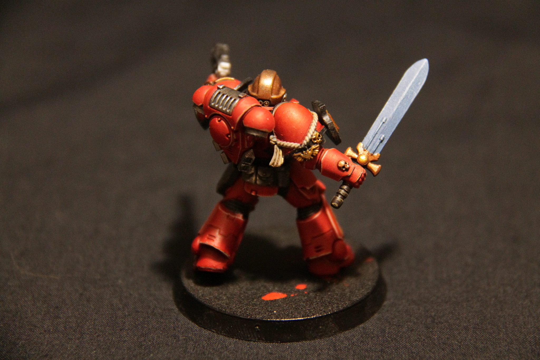 Primaris Lieutenant of the Blood Angels. First paint - My, Warhammer 40k, Warhammer, Space Marine, Wh miniatures, Adeptus Astartes, Blood angels, Painting miniatures, Longpost