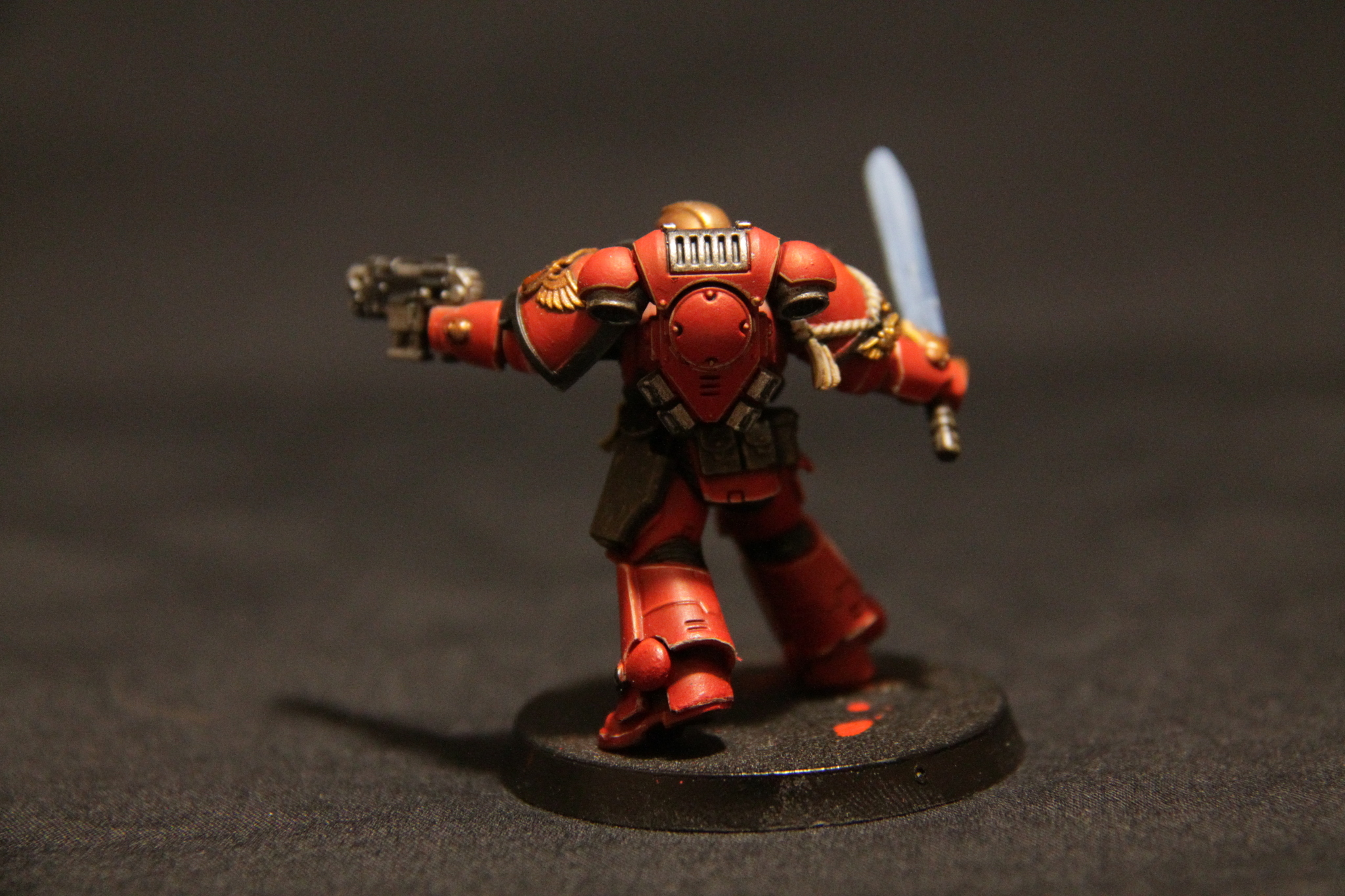 Primaris Lieutenant of the Blood Angels. First paint - My, Warhammer 40k, Warhammer, Space Marine, Wh miniatures, Adeptus Astartes, Blood angels, Painting miniatures, Longpost