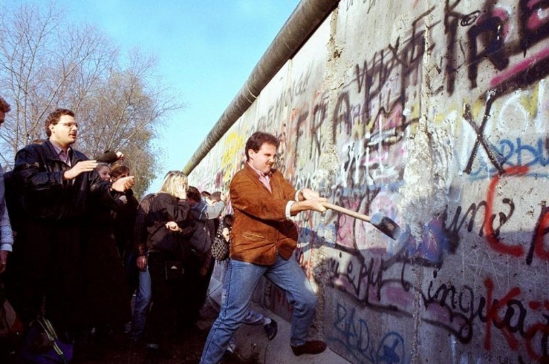 15 Rare shots from the history of the Berlin Wall - Berlin Wall, Story, People, GDR, FRG, Conflict, Interesting, Longpost, A selection