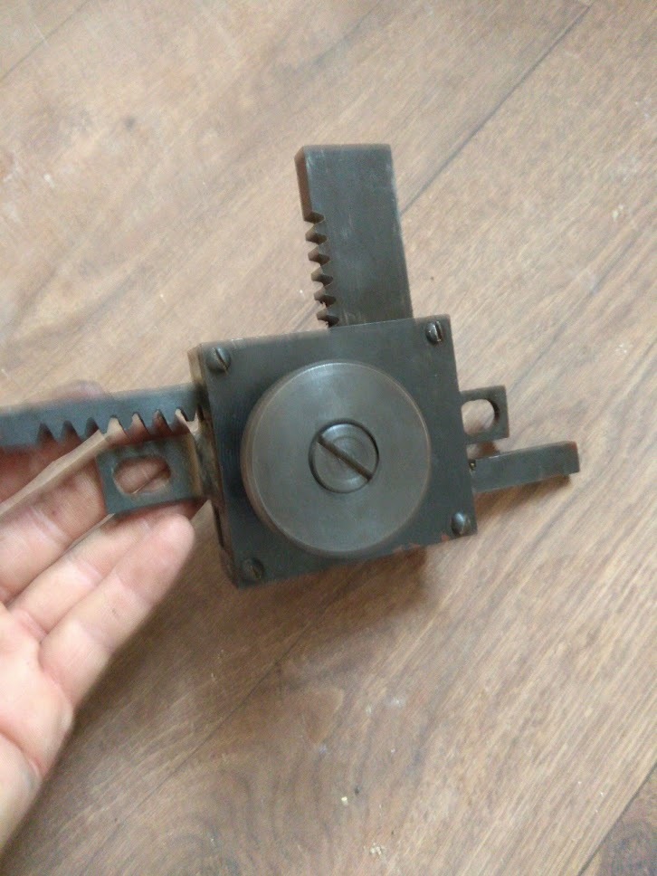 Help me identify the lock and what the key to it looks like - My, Lock, Keys, Identification, Help, Longpost