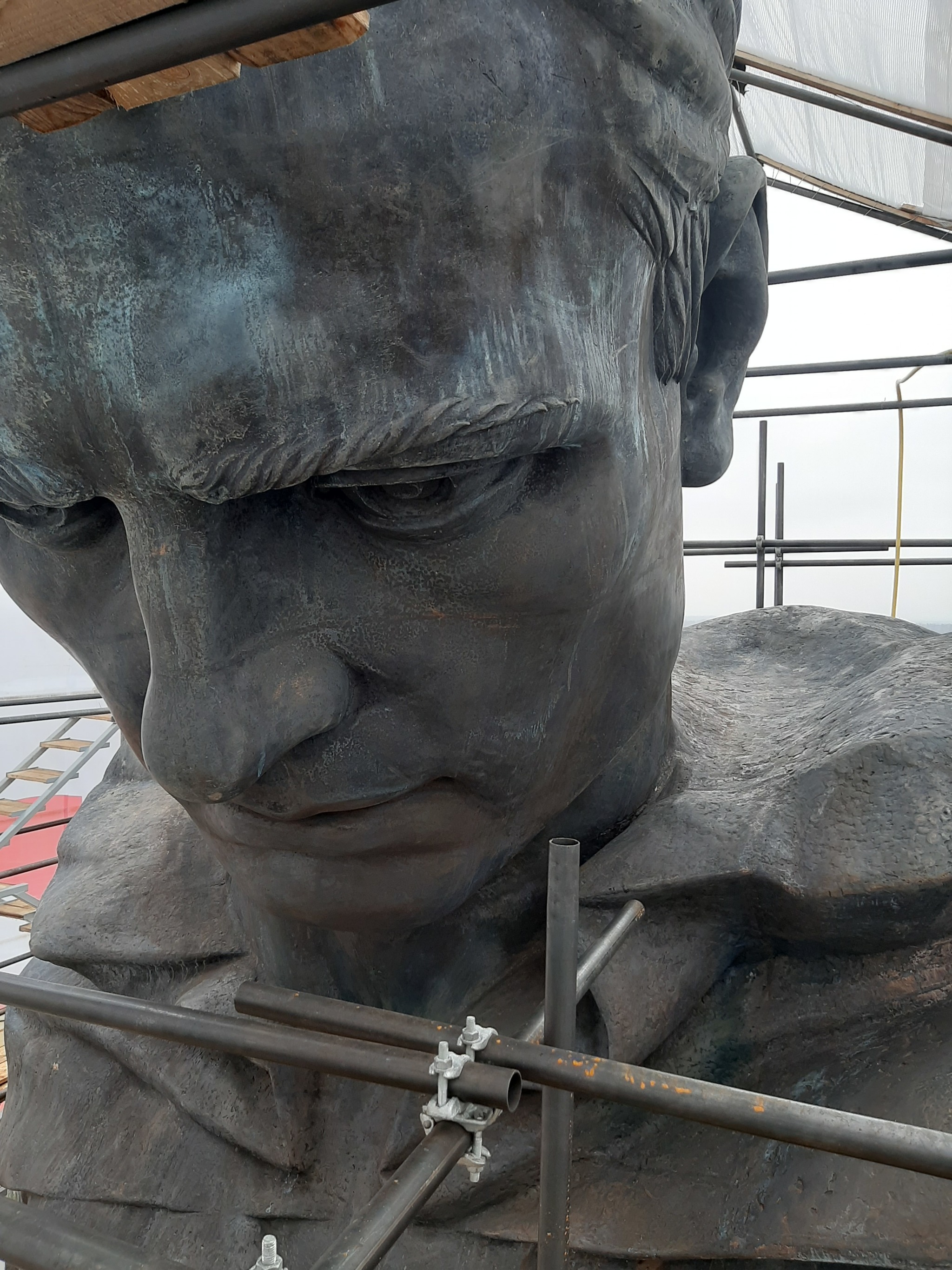 At the installation of the sculpture in the Rzhev memorial, the last days before the dismantling of the scaffolding - My, Sculpture, Rzhev, Memorial, Work, Longpost, Rzhev Memorial