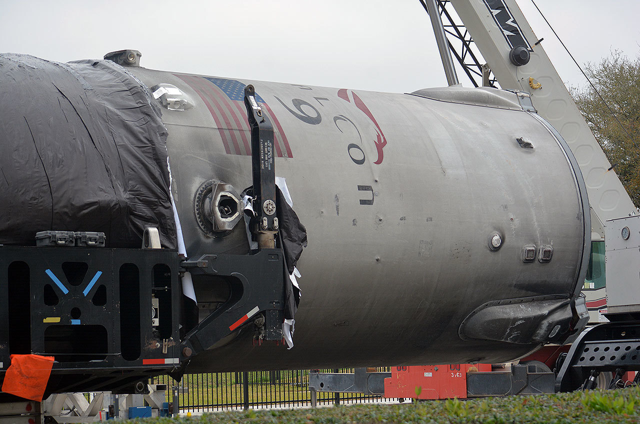 SpaceX puts Falcon 9 rocket on display at Space Center Houston - Spacex, Falcon 9, Cosmonautics, Longpost