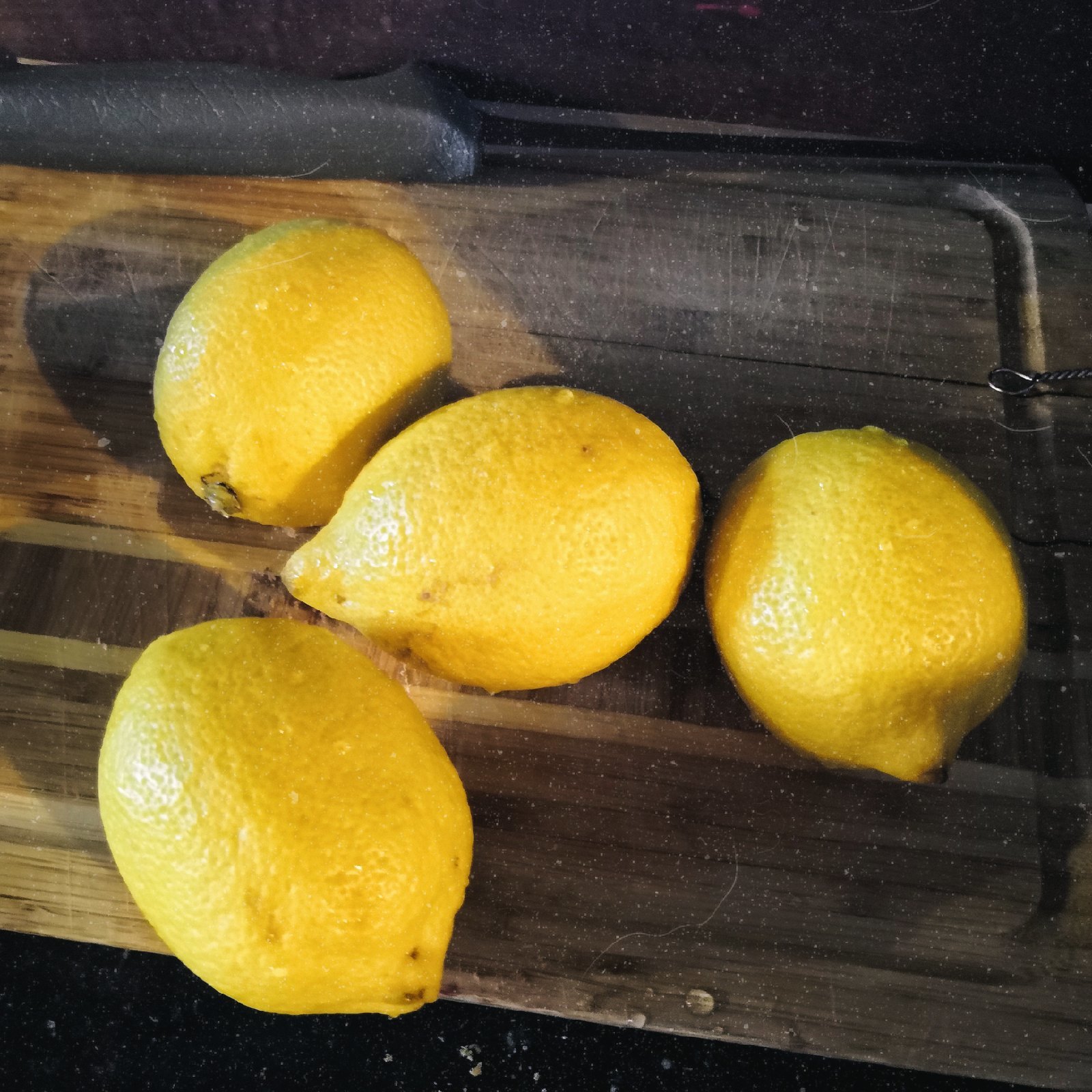 Как отмыть лимон. Очищенный лимон. 4 Лимона. Чищенный лимон. Чтщенныц лимон.