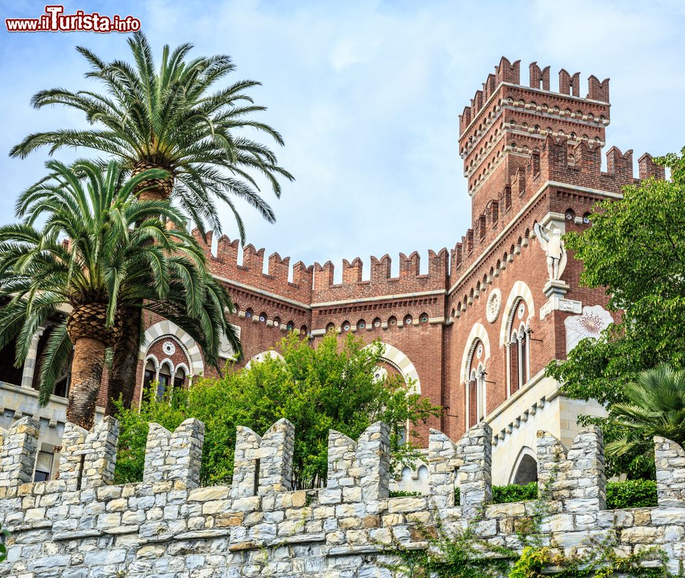 A unique combination of elevator and funicular - Funicular, Elevator, Italy, Genoa, Longpost, Video